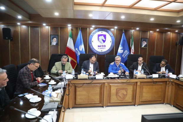 برگزاری نشست نمایندگان مجلس شورای اسلامی با مدیران ارشد ایران‌خودرو/ استقبال نمایندگان مجلس از برنامه‌های ایران‌خودرو در توسعه خودروهای هیبریدی