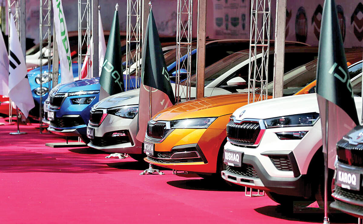 سه نشانه از تخلفات در عرضه خودروهای خارجی؛ تخلفات گسترده در واردات خودرو