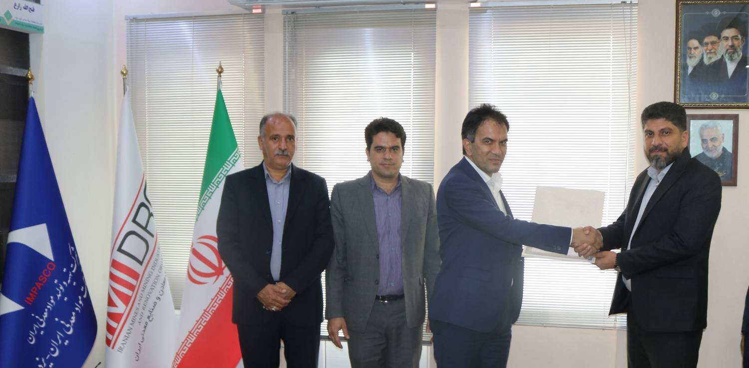 در راستای ارتقای مهارت آموزی و پیوند صنعت با آموزش؛  نخستین پروانه ۵ ساله مرکز کارآموزی جوارکارگاهی مرکز تحقیقات یزد صادر شد