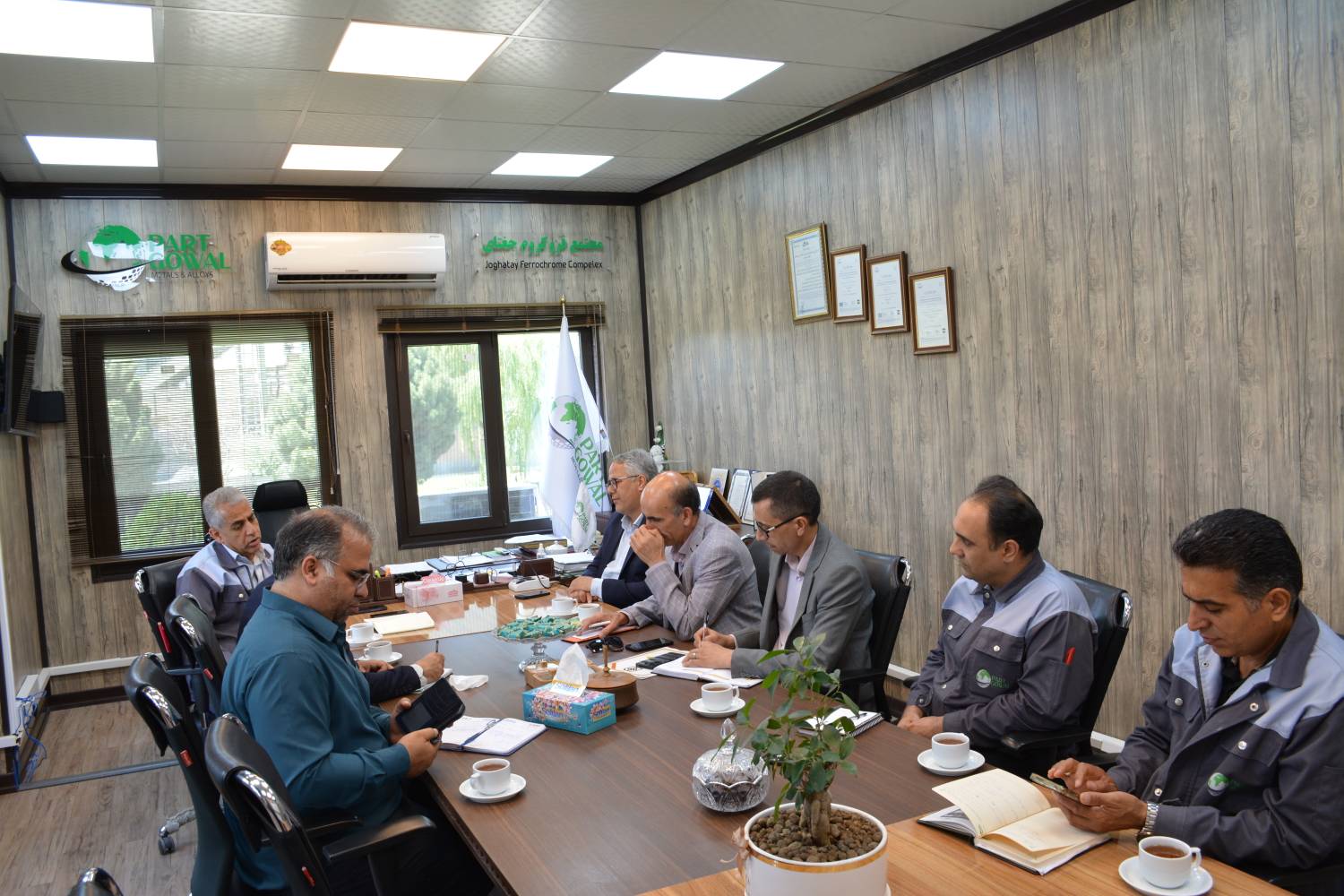 در راستای توسعه تعامل دانشگاه و صنعت در حل مسائل تولید انجام شد؛ برگزاری جلسه هم‌اندیشی مجتمع فروکروم جغتای با دانشگاه حکیم سبزواری