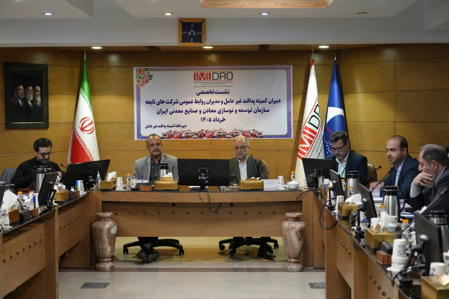 اشراقی در نشست تخصصی پدافند غیرعامل و روابط عمومی تأکید کرد: اطلاع‌رسانی هوشمندانه، یکی از ارکان اصلی صیانت از زیرساخت‌های حیاتی کشور است