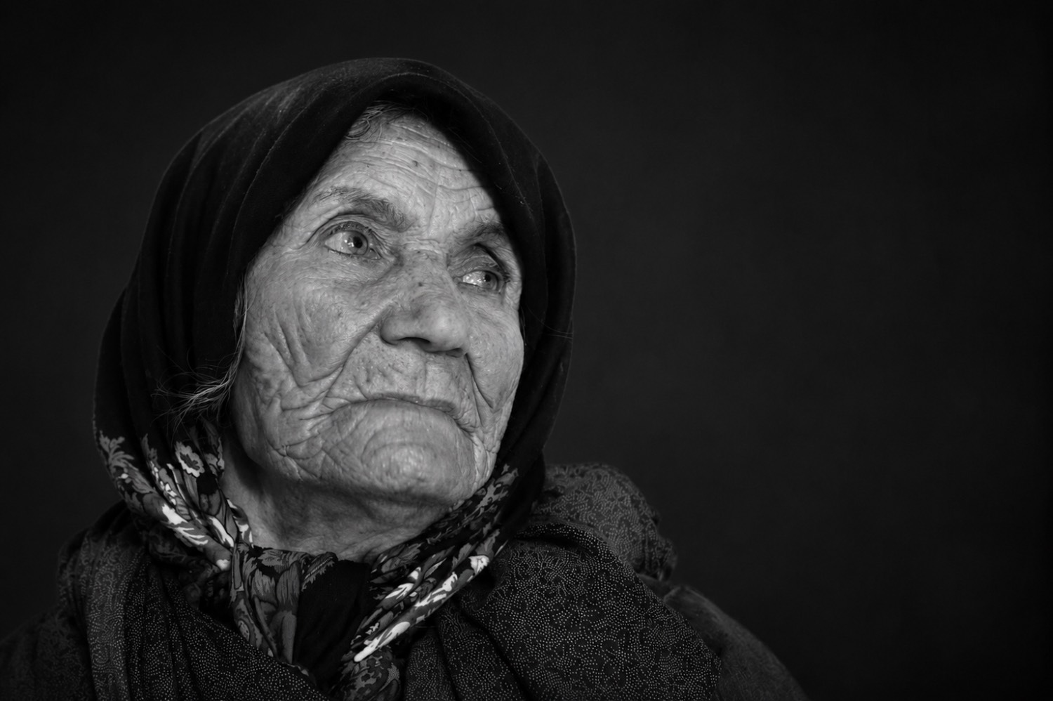 وداع با بانویی که نماد مجتمع معدنی سرب نخلک شد؛ خاله عصمت؛ قدیمی‌ترین بانوی معدن‌کار ایران درگذشت